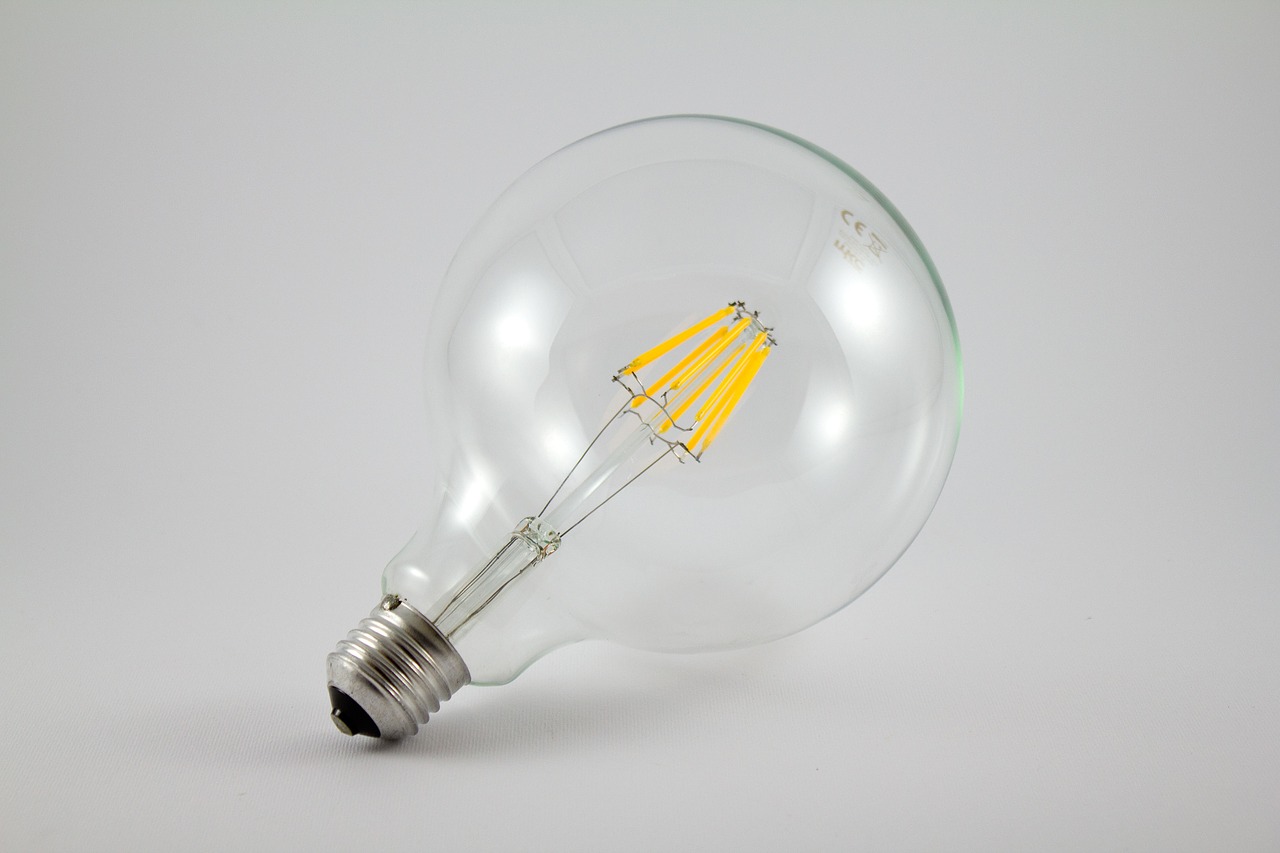 light-bulb-1358917_1280